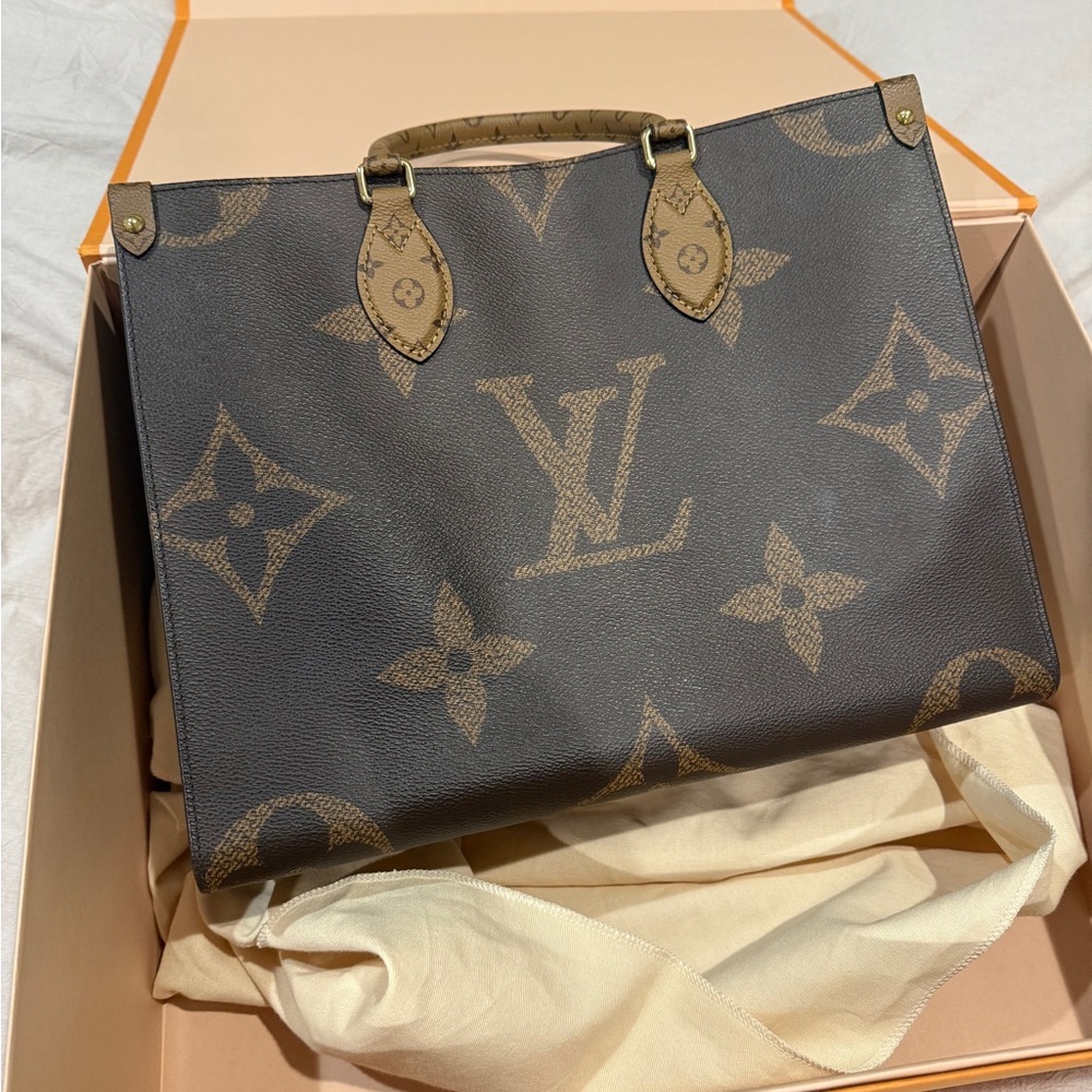 Louis Vuitton On The Go MM Monogram Tote in Dark Brown and Tan